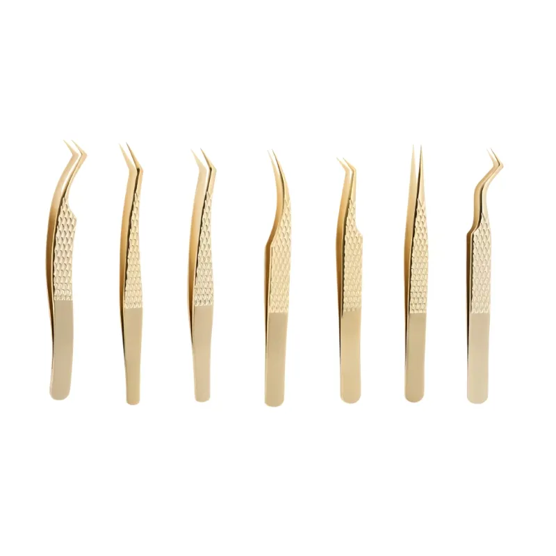 Lash artist using multi-layer lamination tweezers